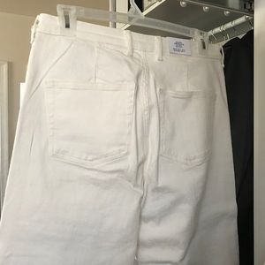 Wide leg cropped ankle jeans